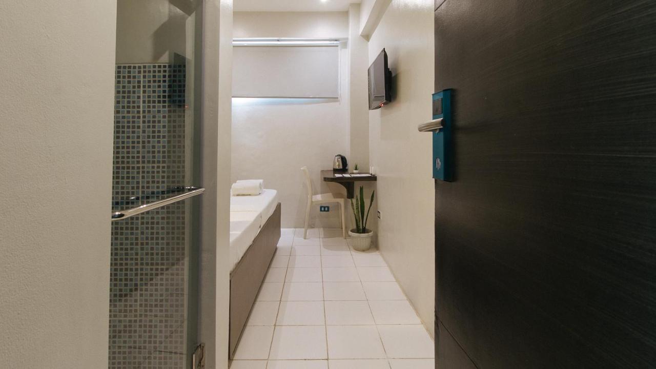 Urbanview At San Antonio'S Place Sampaloc Manila Exterior foto